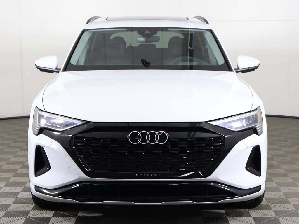 Used 2024 Audi Q8 e-tron Prestige w/ Prestige Package AWD/4WD image 16