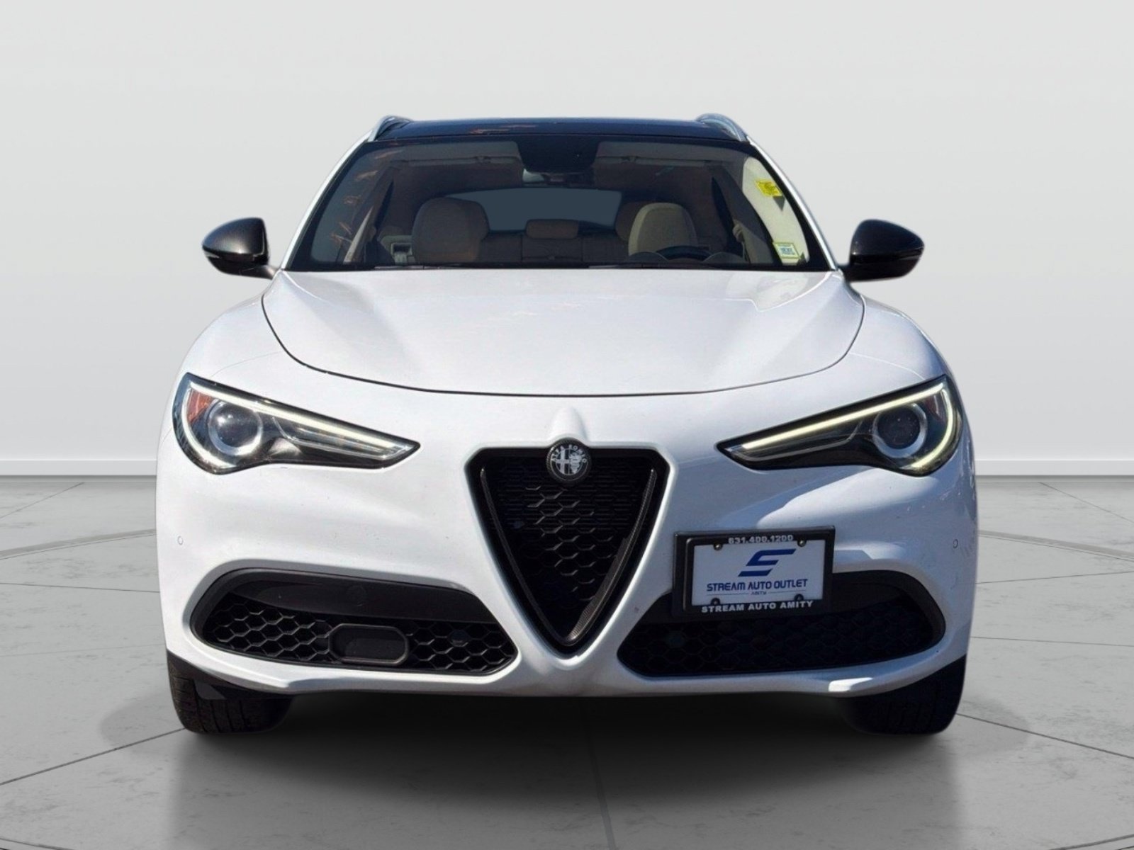 Used 2019 Alfa Romeo Stelvio Ti Lusso w/ Quick Order Package 22X Lusso AWD/4WD image 2
