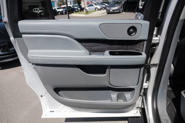 Used 2018 Lincoln Navigator L Select w/ Technology Package AWD/4WD image 62