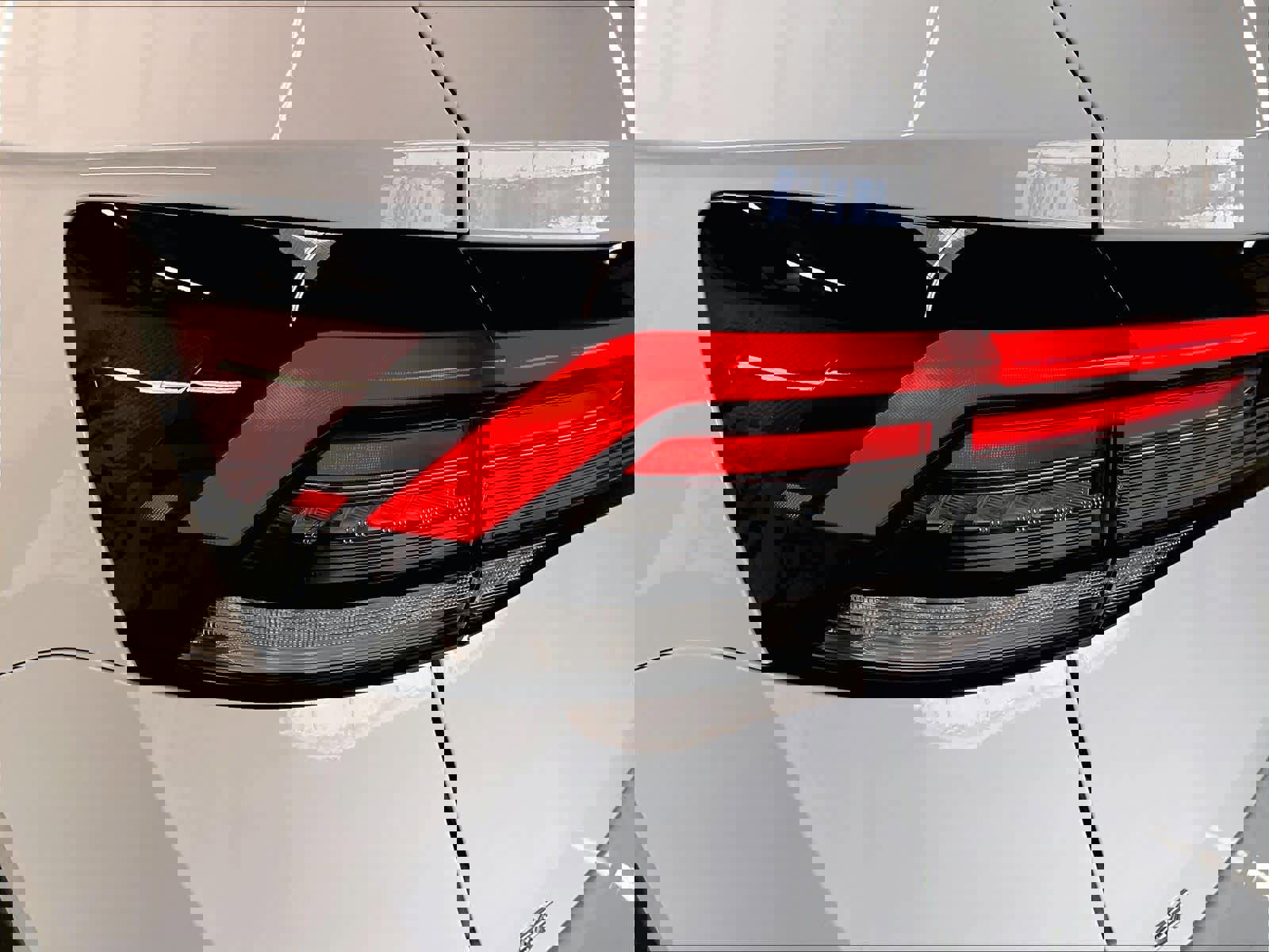 Used 2025 Volkswagen Taos SE w/ Panoramic Sunroof Package image 31