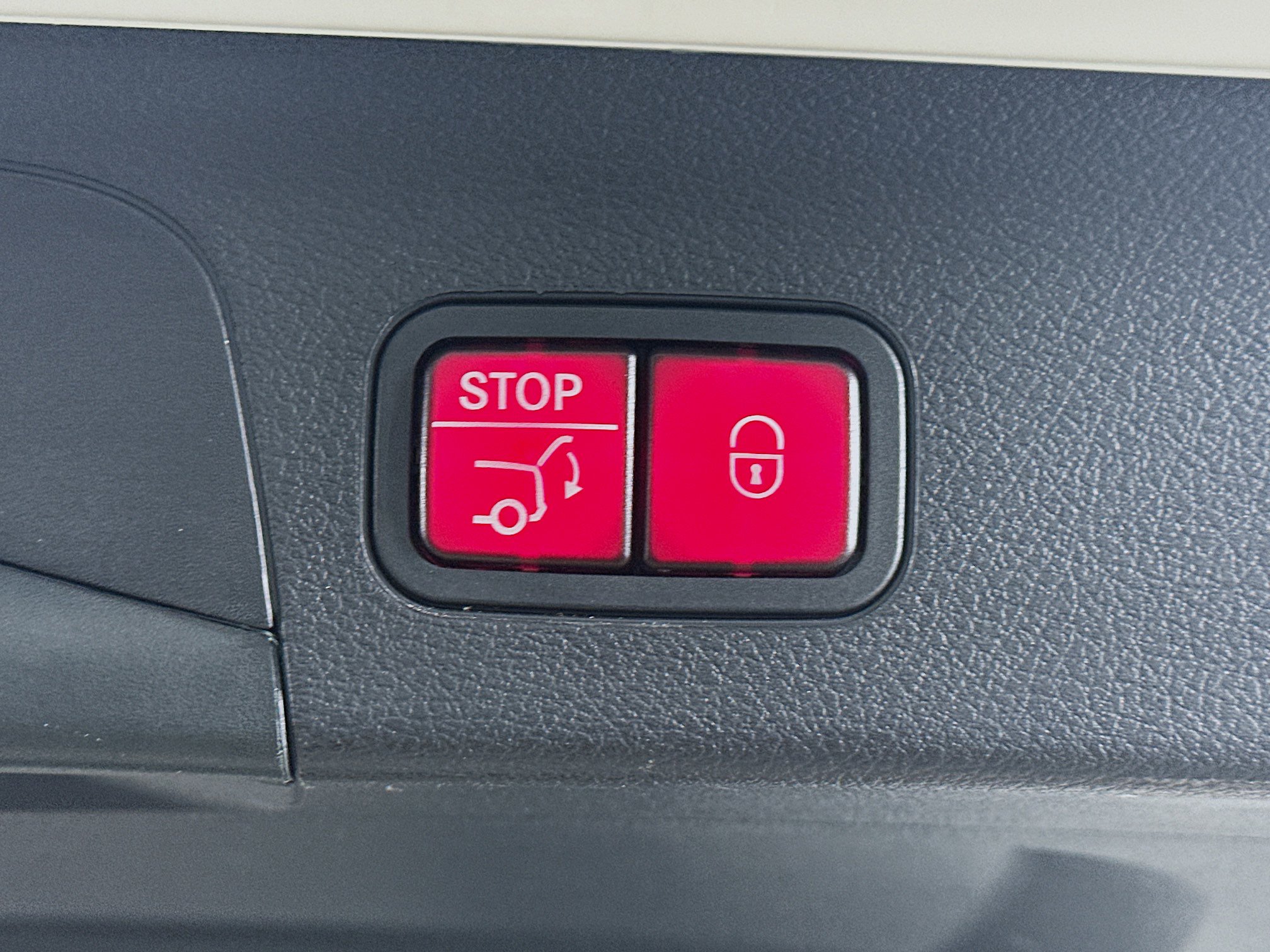 Used 2021 Mercedes-Benz GLS 450 4MATIC image 36