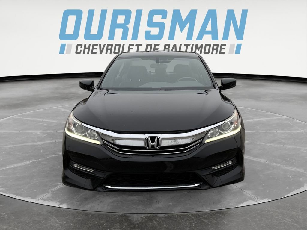 Used 2017 Honda Accord Sport image 8