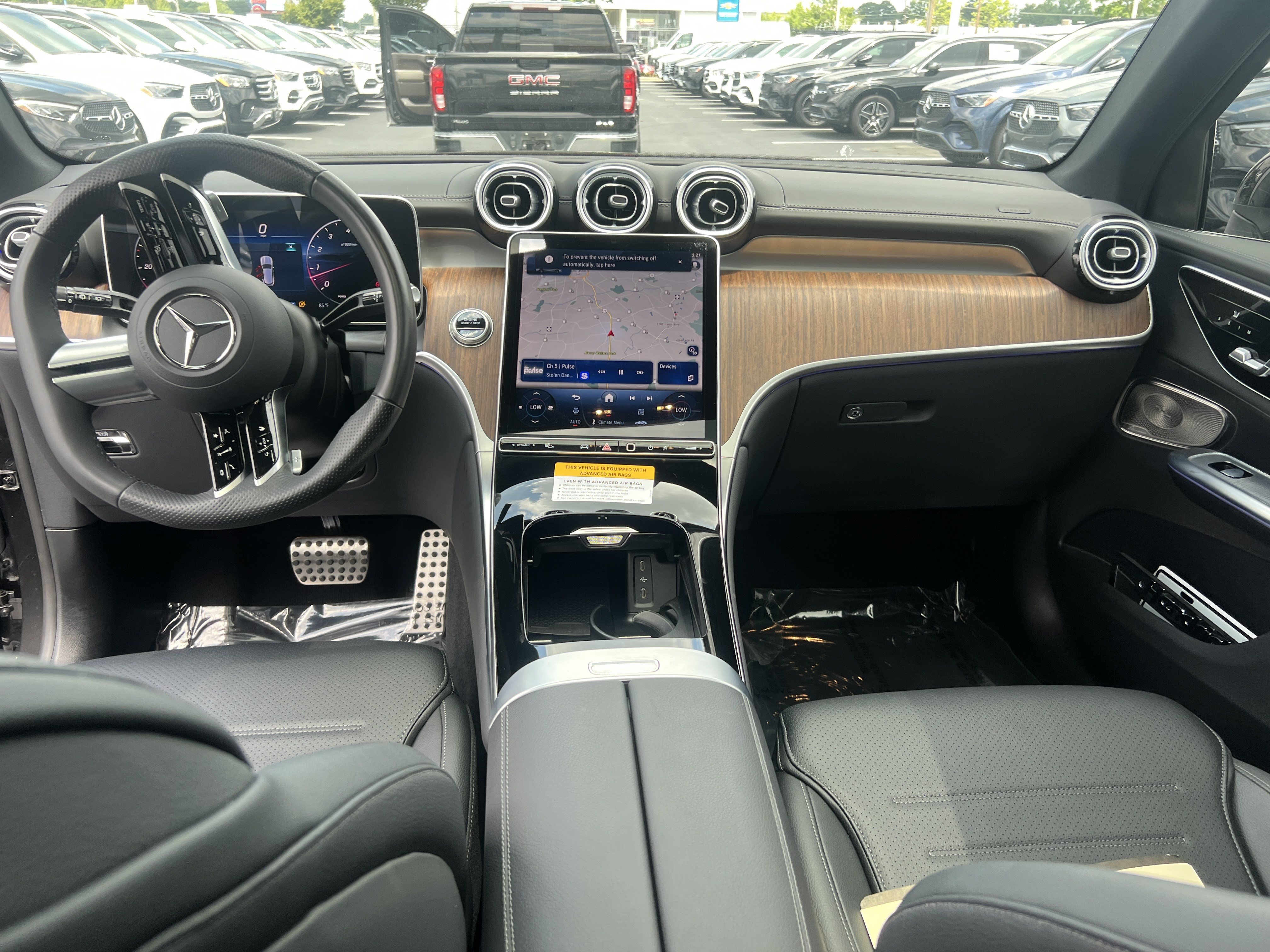 Certified 2025 Mercedes-Benz GLC 300 4MATIC image 32