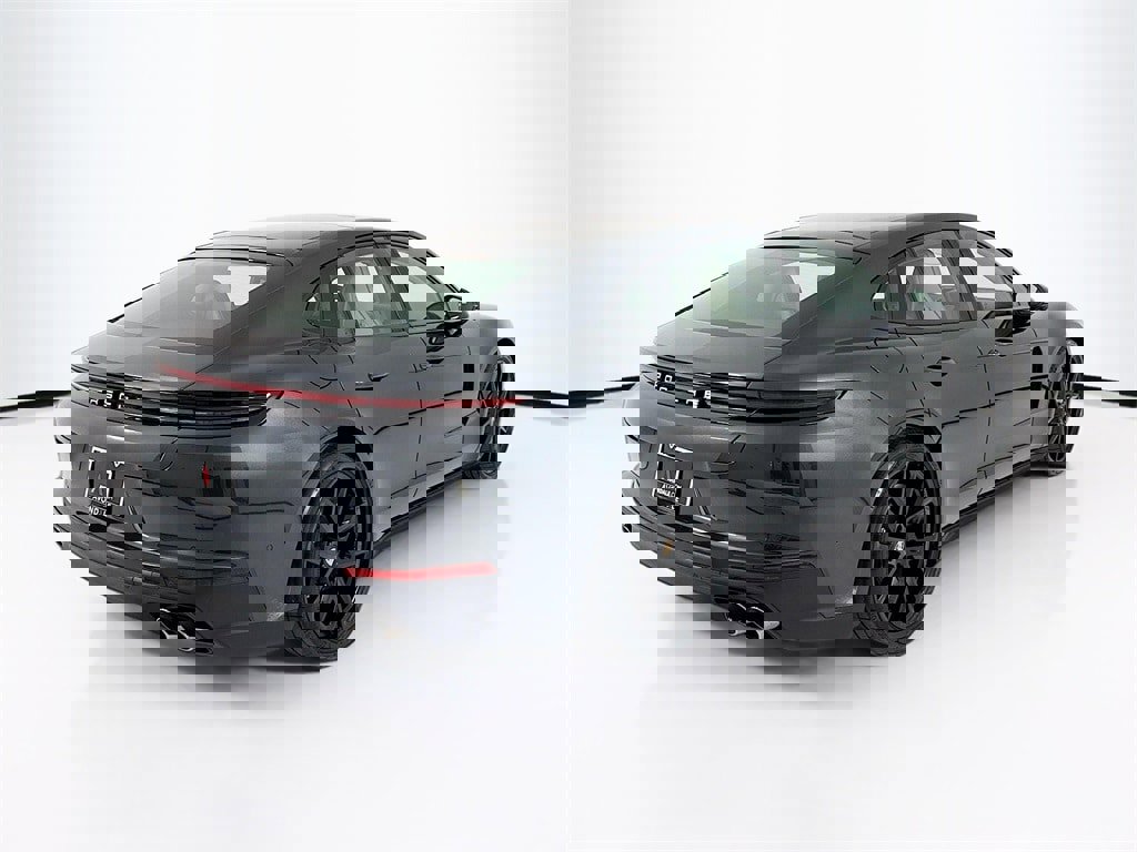 New 2026 Porsche Panamera 4 image 9