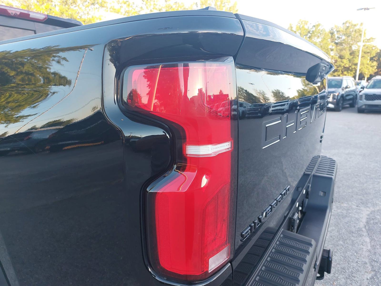 Used 2024 Chevrolet Silverado 2500 High Country w/ Technology Package AWD/4WD image 35