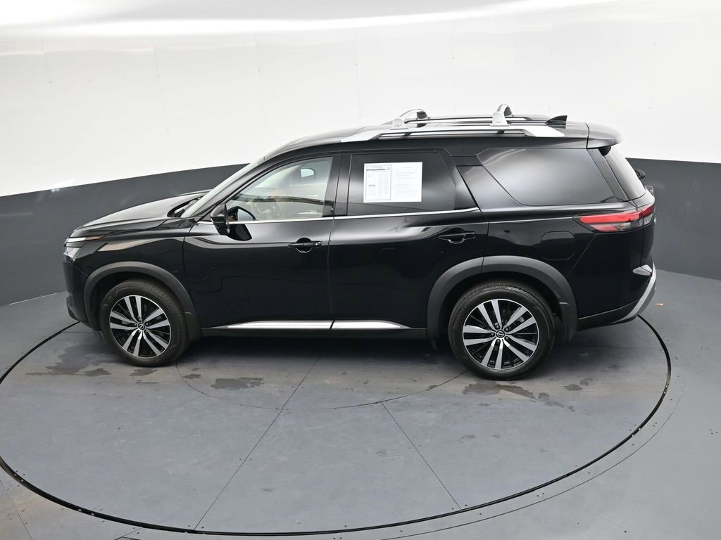 Used 2024 Nissan Pathfinder Platinum w/ Cargo Package image 36