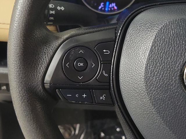 Used 2021 Toyota RAV4 LE AWD/4WD image 24