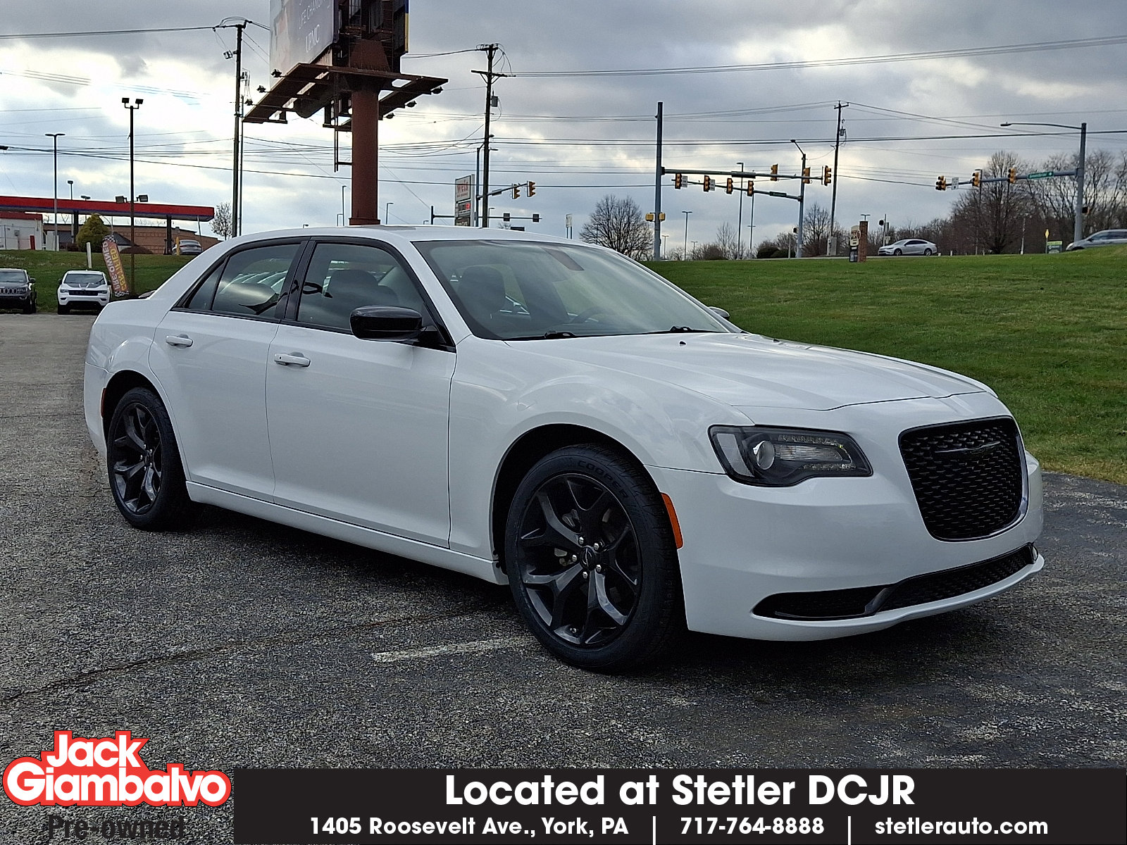 Used 2023 Chrysler 300 Touring w/ Sport Appearance Package image 1