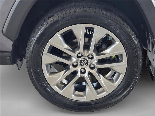 Used 2019 Toyota RAV4 XLE Premium FWD image 23