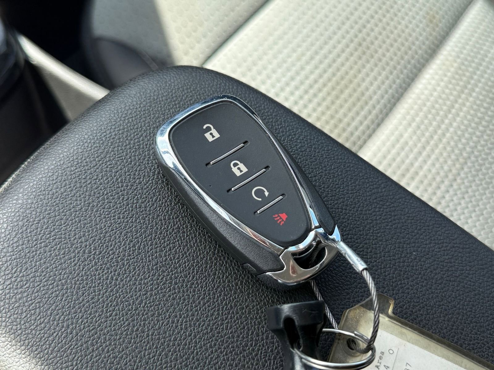 Used 2025 Chevrolet Trax LT w/ LT Convenience Package FWD image 21