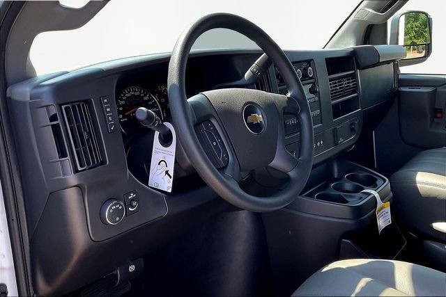 New 2025 Chevrolet Express 3500 w/ Driver Convenience Package image 7