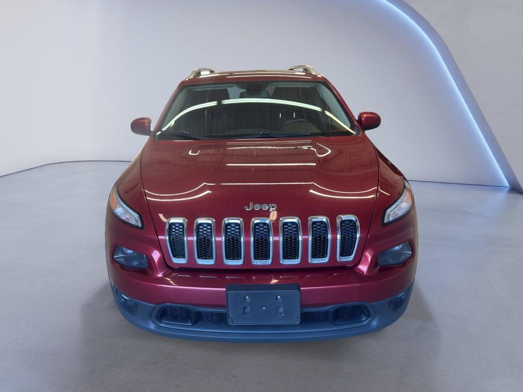 Used 2016 Jeep Cherokee Latitude w/ Cold Weather Group AWD/4WD image 2