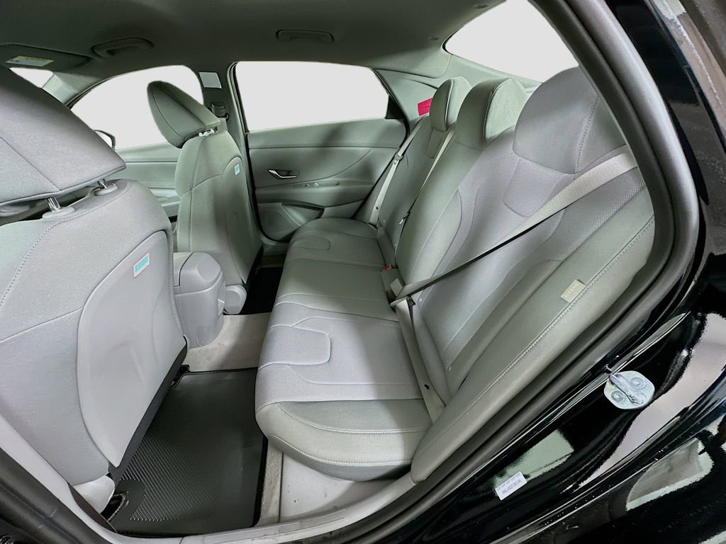 New 2026 Hyundai Elantra SE w/ Cargo Package image 16
