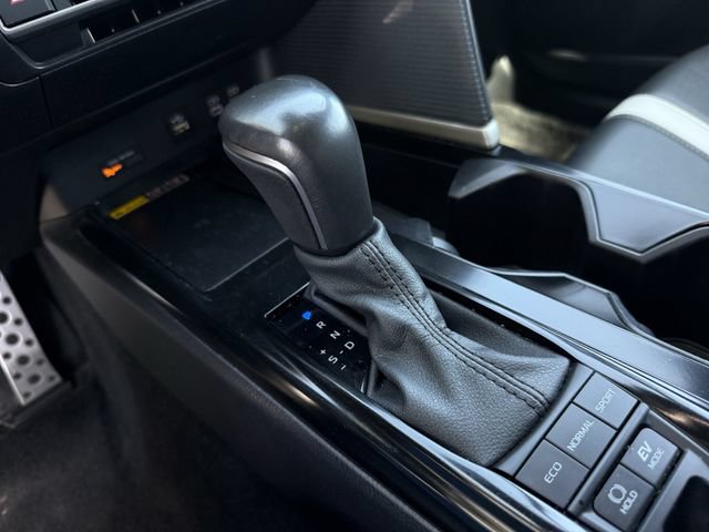 Used 2025 Toyota Camry SE FWD image 20