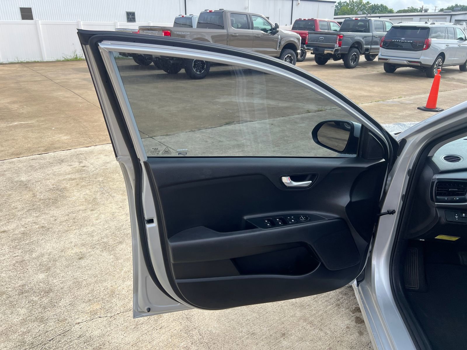 Used 2022 Kia Rio S FWD image 10