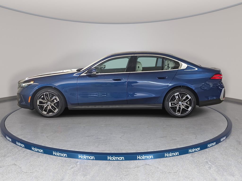 Used 2026 BMW 530i w/ Premium Package RWD image 11