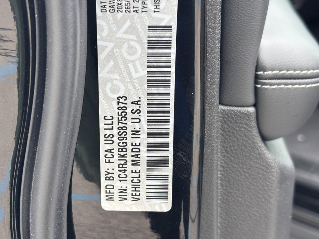 New 2025 Jeep Grand Cherokee L Limited w/ Luxury Tech Group II image 32