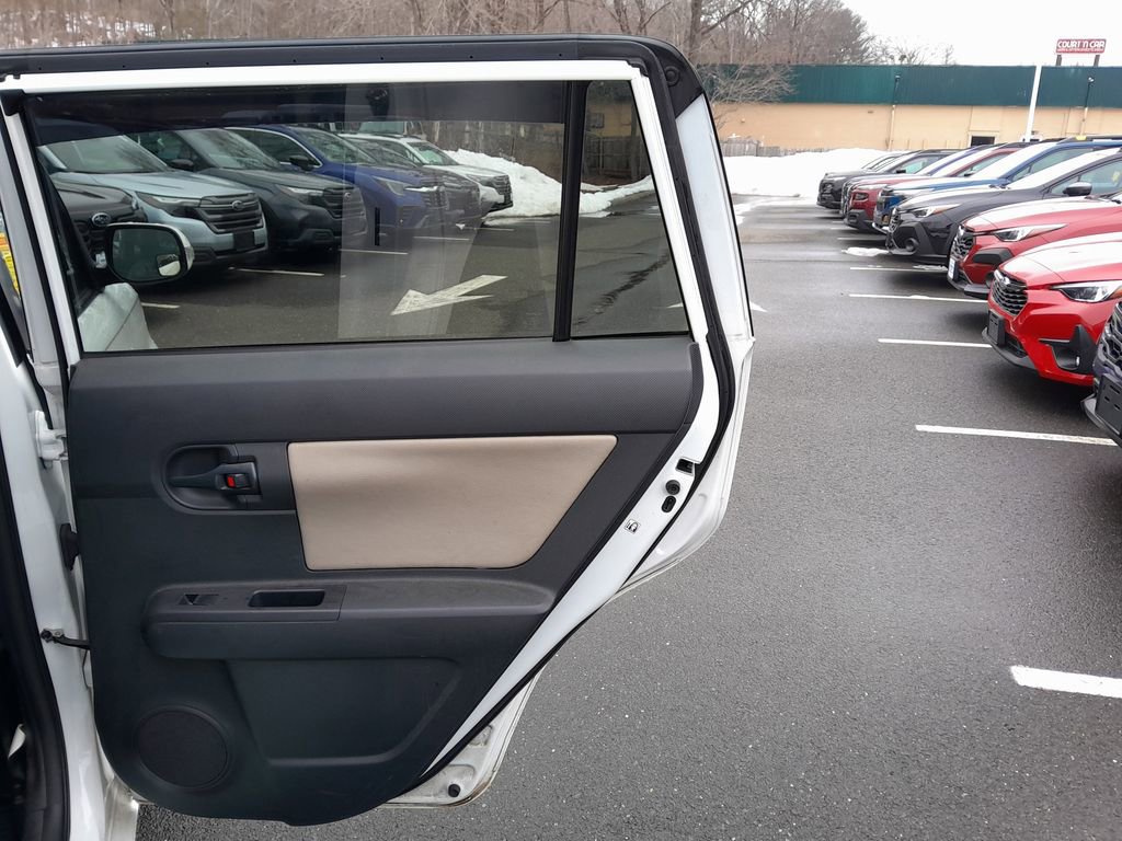 Used 2015 Scion xB image 36