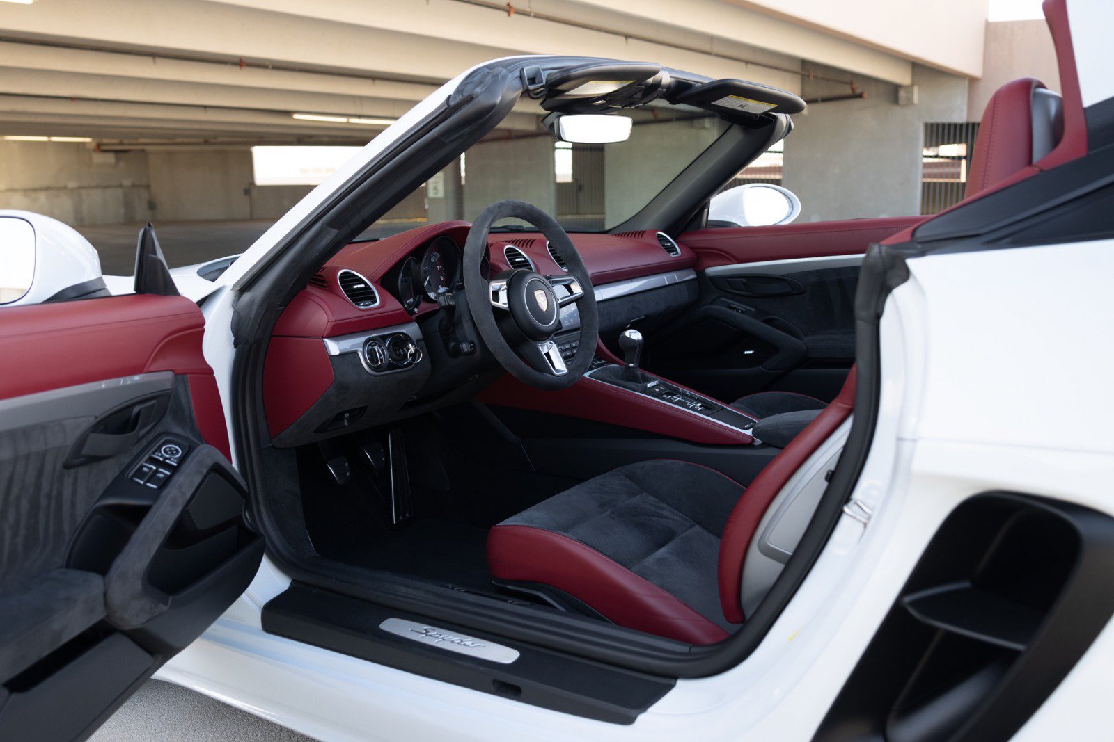 Used 2020 Porsche 718 Boxster Spyder RWD image 51