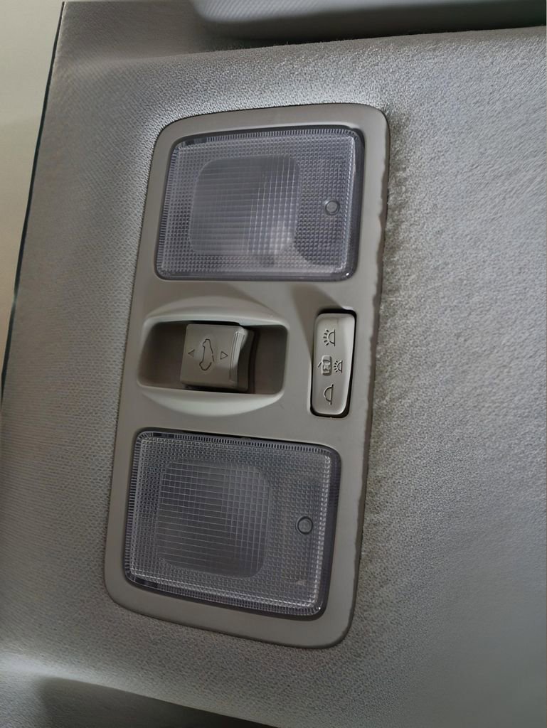 Used 2024 Hyundai Venue SEL FWD image 11