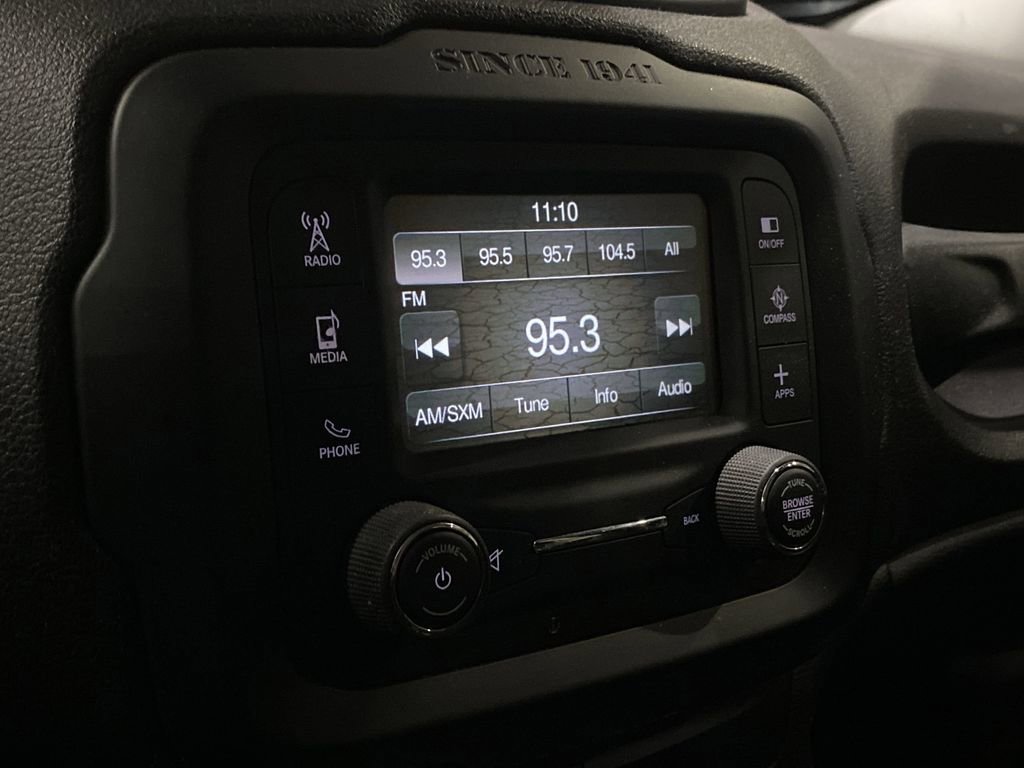 Used 2017 Jeep Renegade Latitude image 7