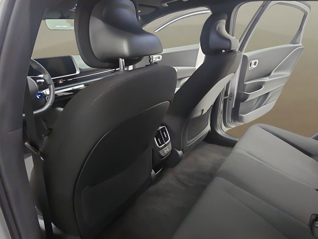 Used 2024 Hyundai Ioniq 6 SE RWD image 14
