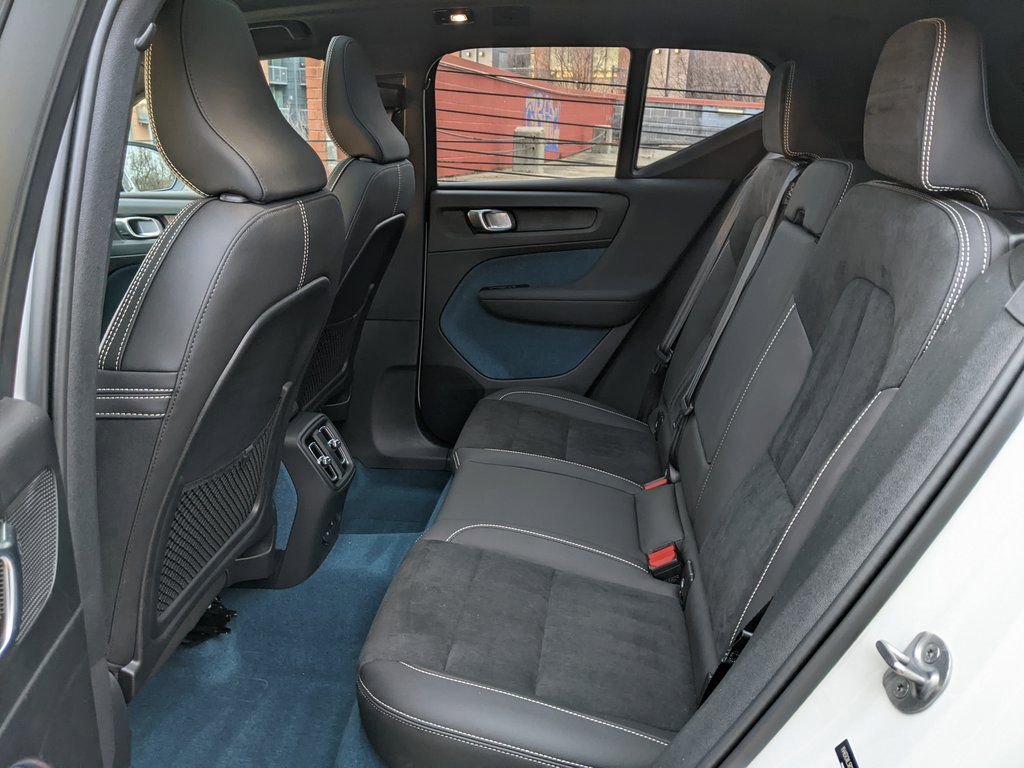 Certified 2024 Volvo XC40 Recharge Plus image 23