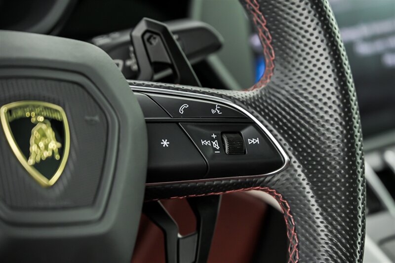 Used 2019 Lamborghini Urus AWD/4WD image 22