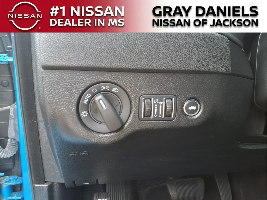 Used 2023 Dodge Charger SXT RWD image 12