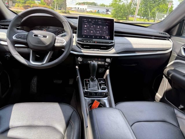 Certified 2024 Jeep Compass Latitude AWD/4WD image 14