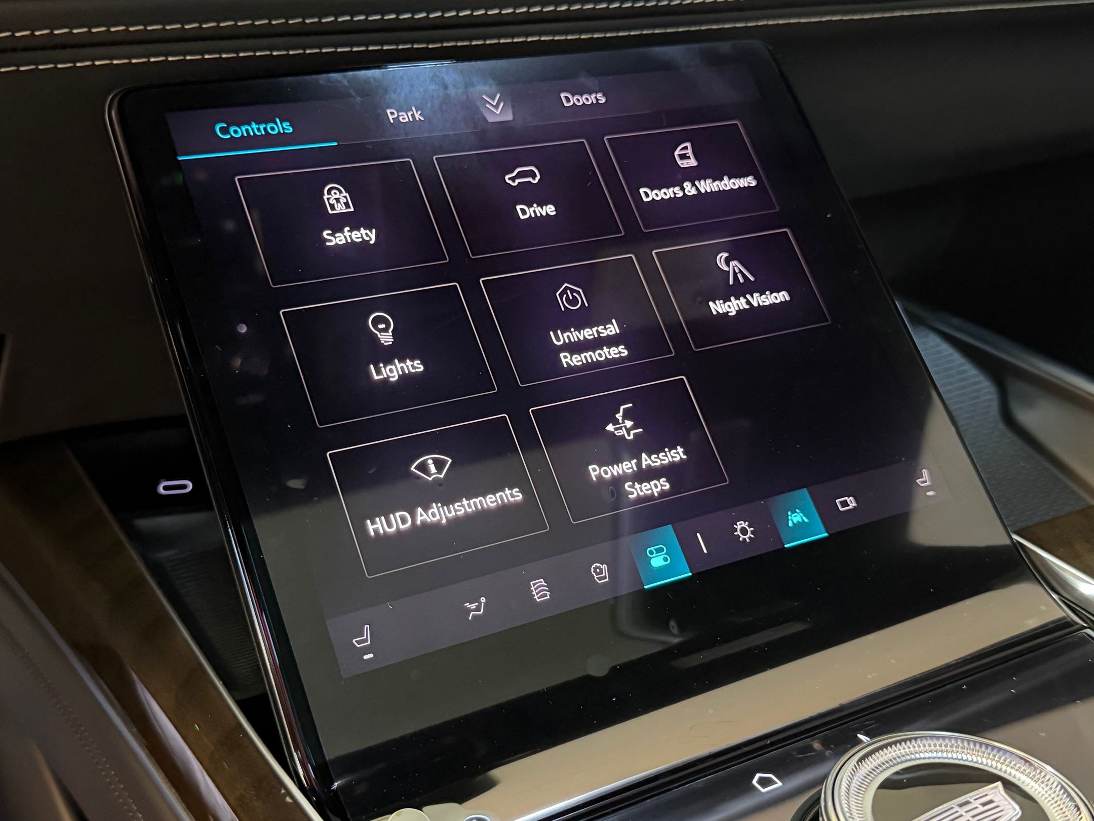 New 2026 Cadillac Escalade ESV Platinum Sport AWD/4WD image 39