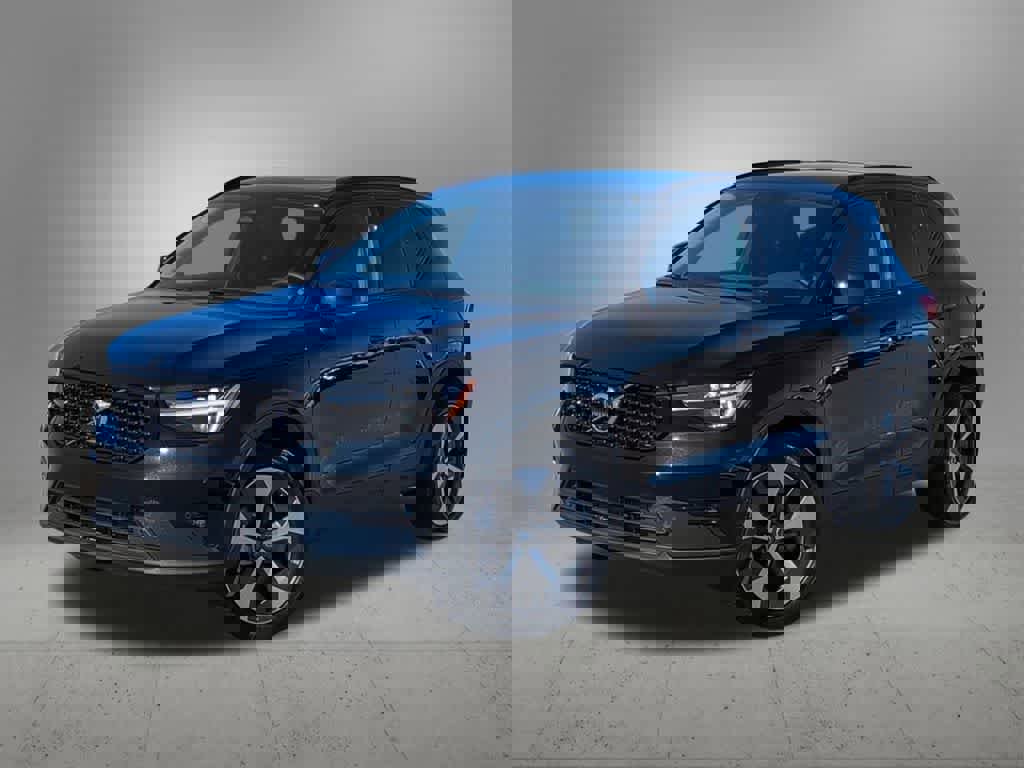 Used 2026 Volvo XC40 B5 Plus w/ Protection Package Premier