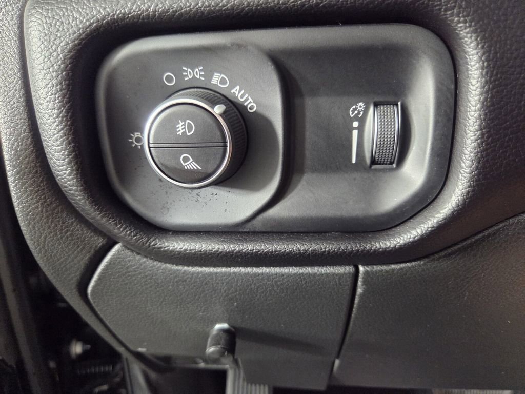 Used 2025 RAM 2500 Big Horn AWD/4WD image 19
