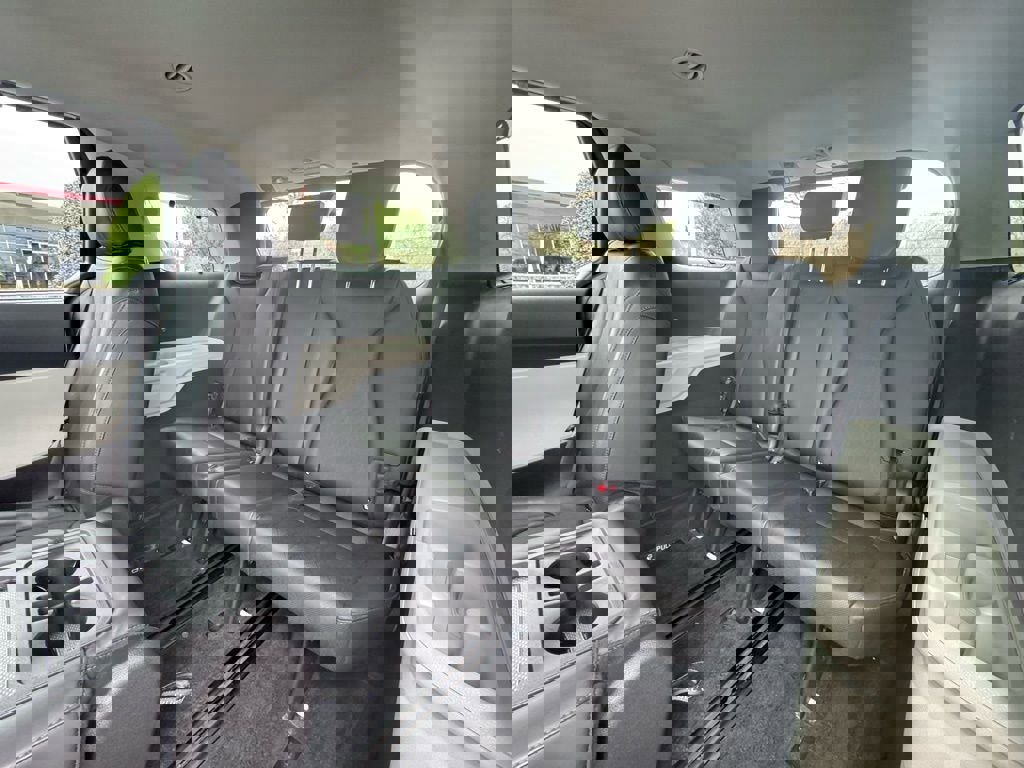 Used 2022 Kia Carnival SX image 18