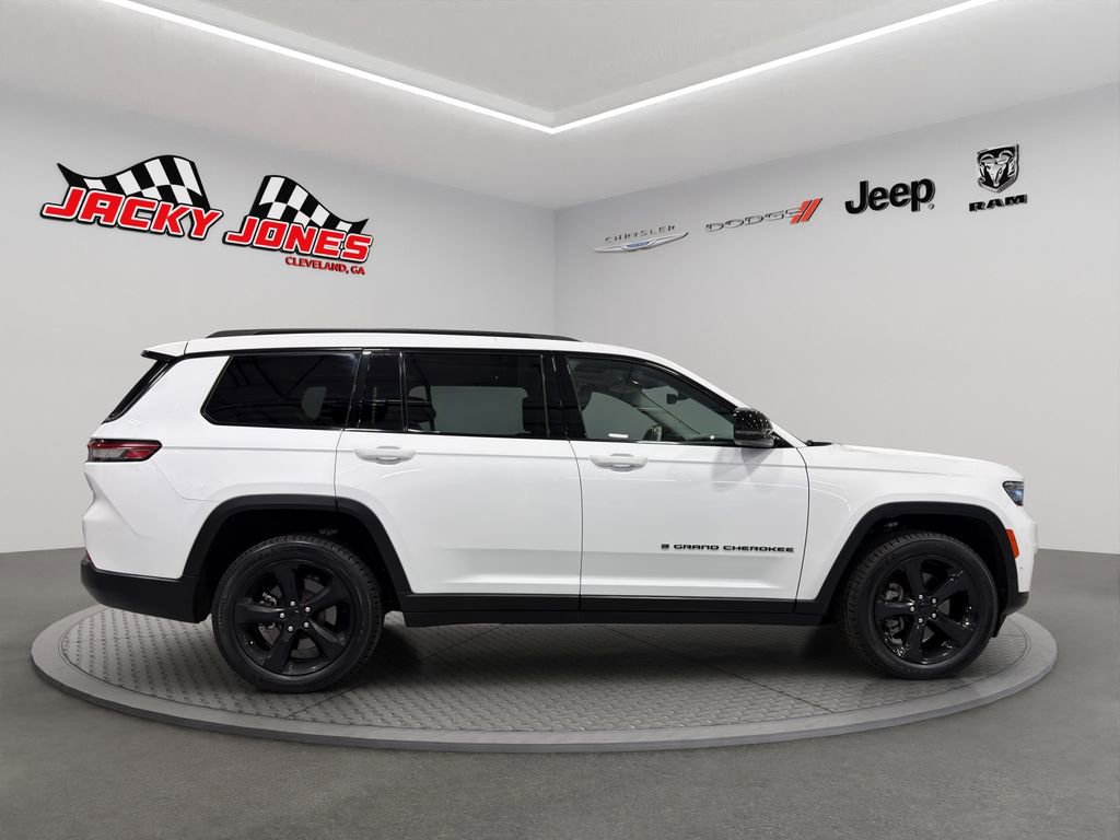 Used 2023 Jeep Grand Cherokee L Limited w/ Luxury Tech Group II image 12