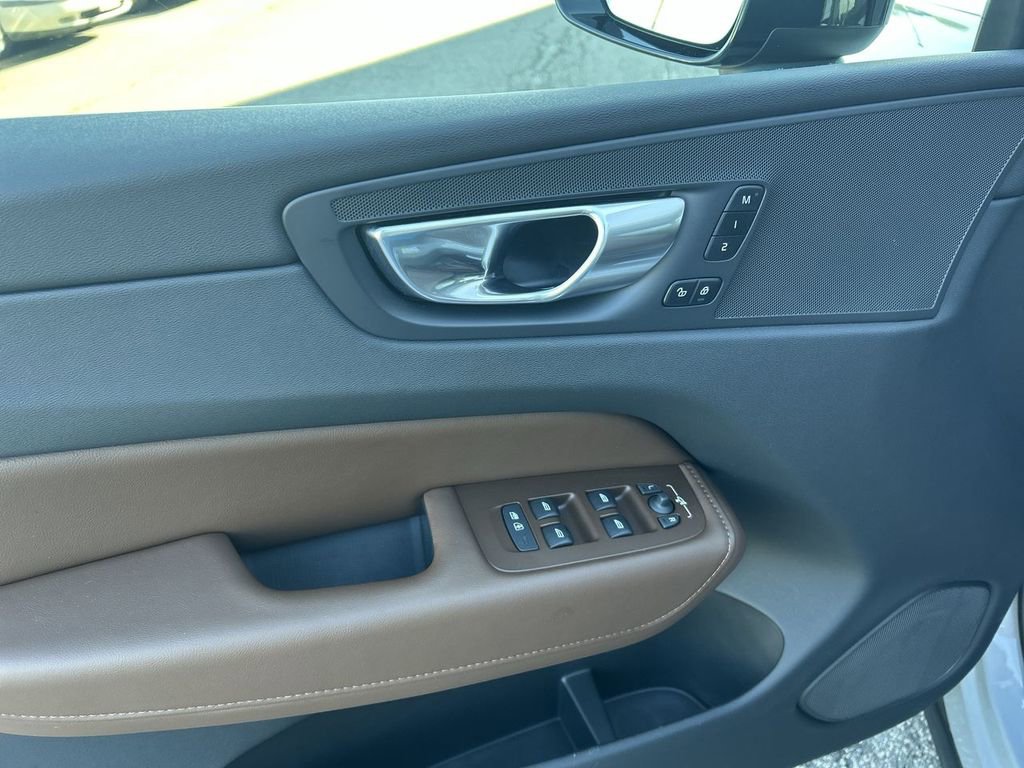 Certified 2024 Volvo XC60 B5 Plus w/ Climate Package image 16