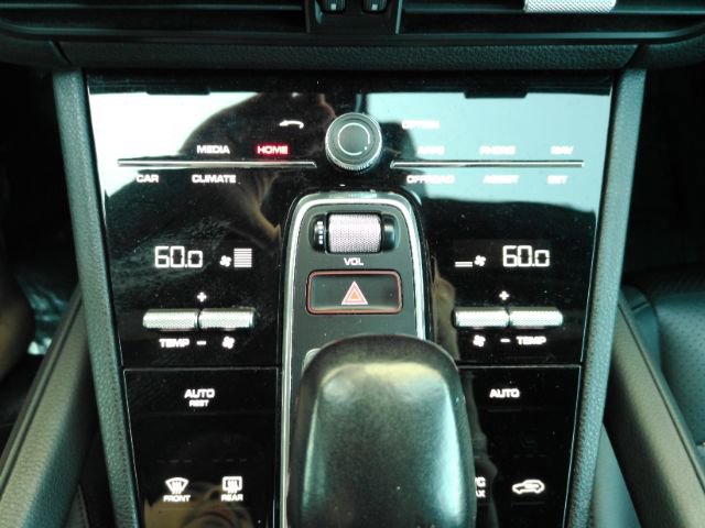 Used 2020 Porsche Cayenne AWD/4WD image 45