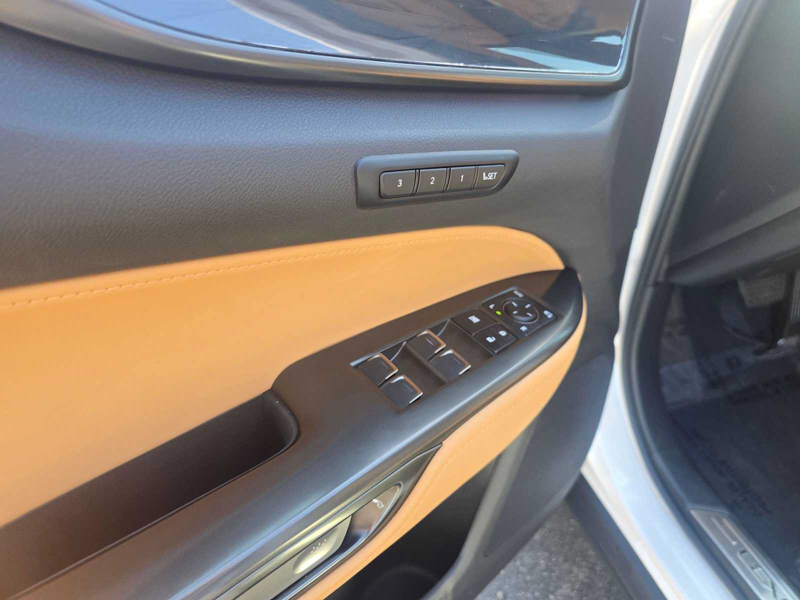 Used 2025 Lexus NX 350h AWD w/ Accessory Package (2T) image 20