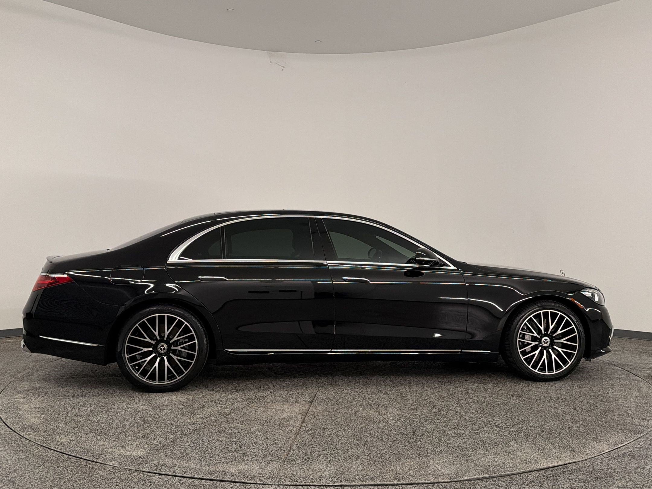 Certified 2023 Mercedes-Benz S 580 4MATIC Sedan image 7