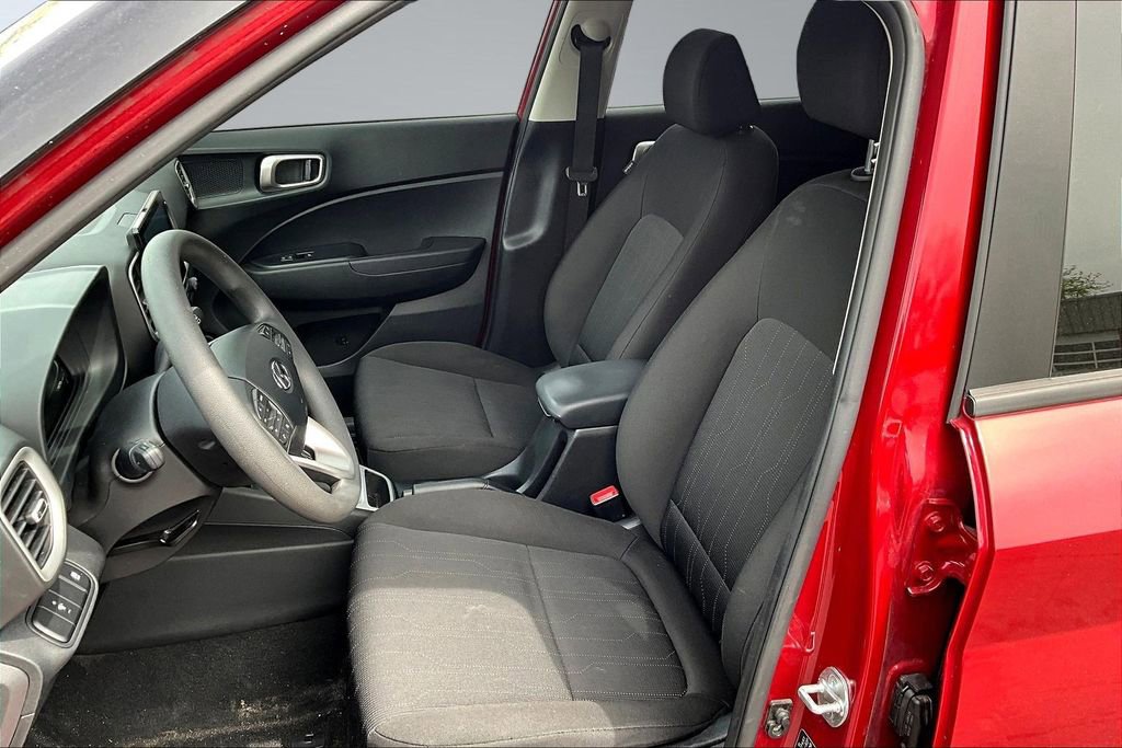 Used 2023 Hyundai Venue SE w/ Cargo Package FWD image 24