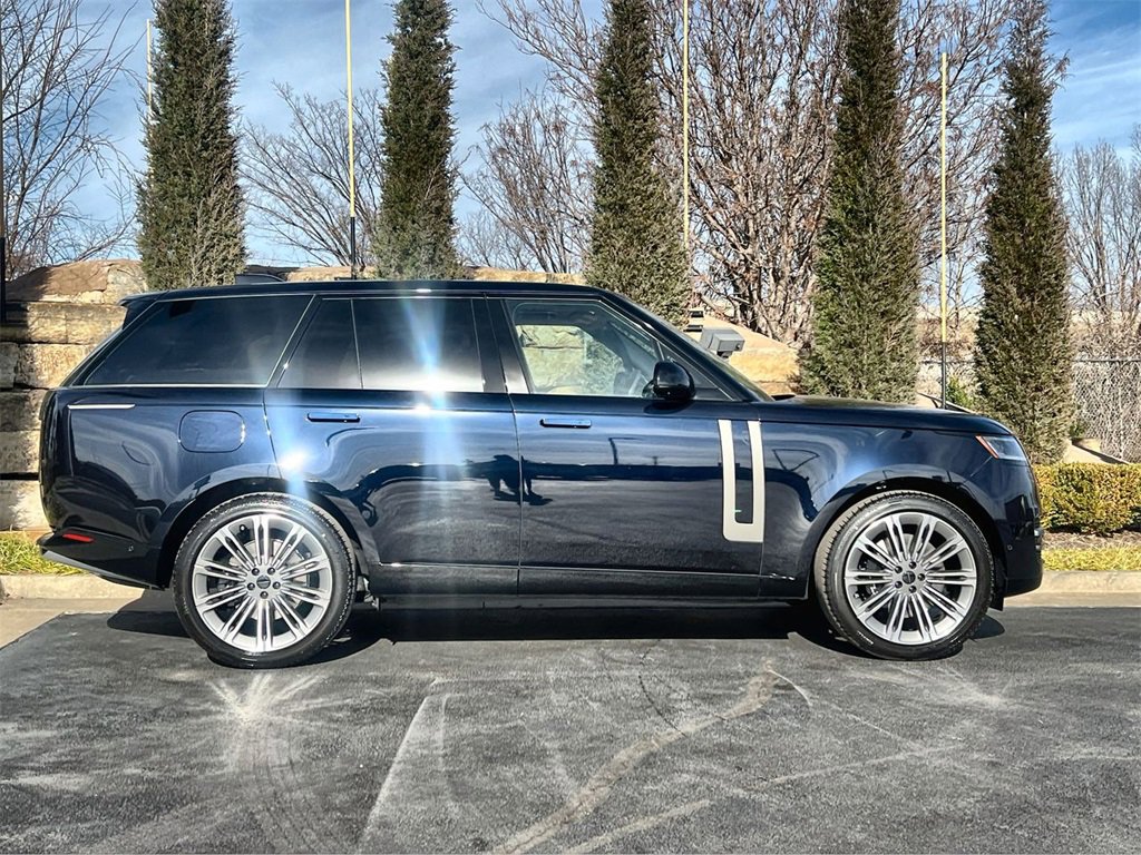 New 2026 Land Rover Range Rover SE image 6