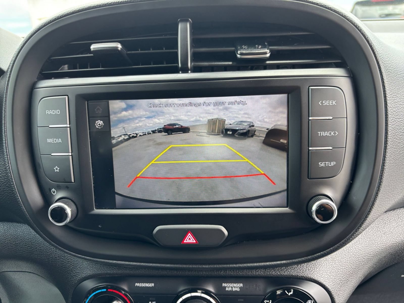 Used 2025 Kia Soul LX w/ LX Technology Package FWD image 22