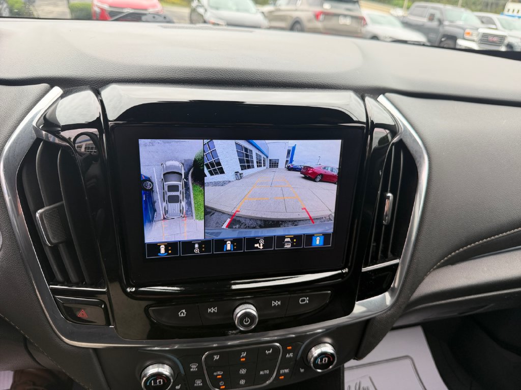 Certified 2023 Chevrolet Traverse LT w/ LT Premium Package AWD/4WD image 18