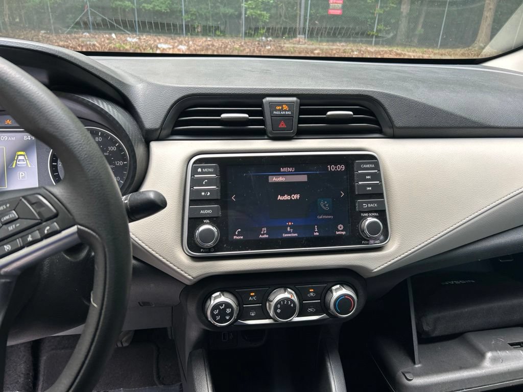 Used 2021 Nissan Versa SV FWD image 19