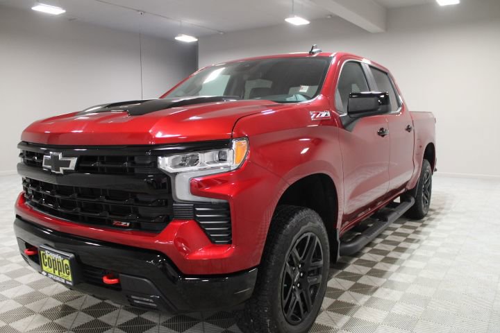 Used 2025 Chevrolet Silverado 1500 LT Trail Boss w/ Convenience Package II AWD/4WD image 6