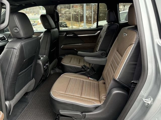 New 2026 GMC Acadia Denali Ultimate AWD/4WD image 12