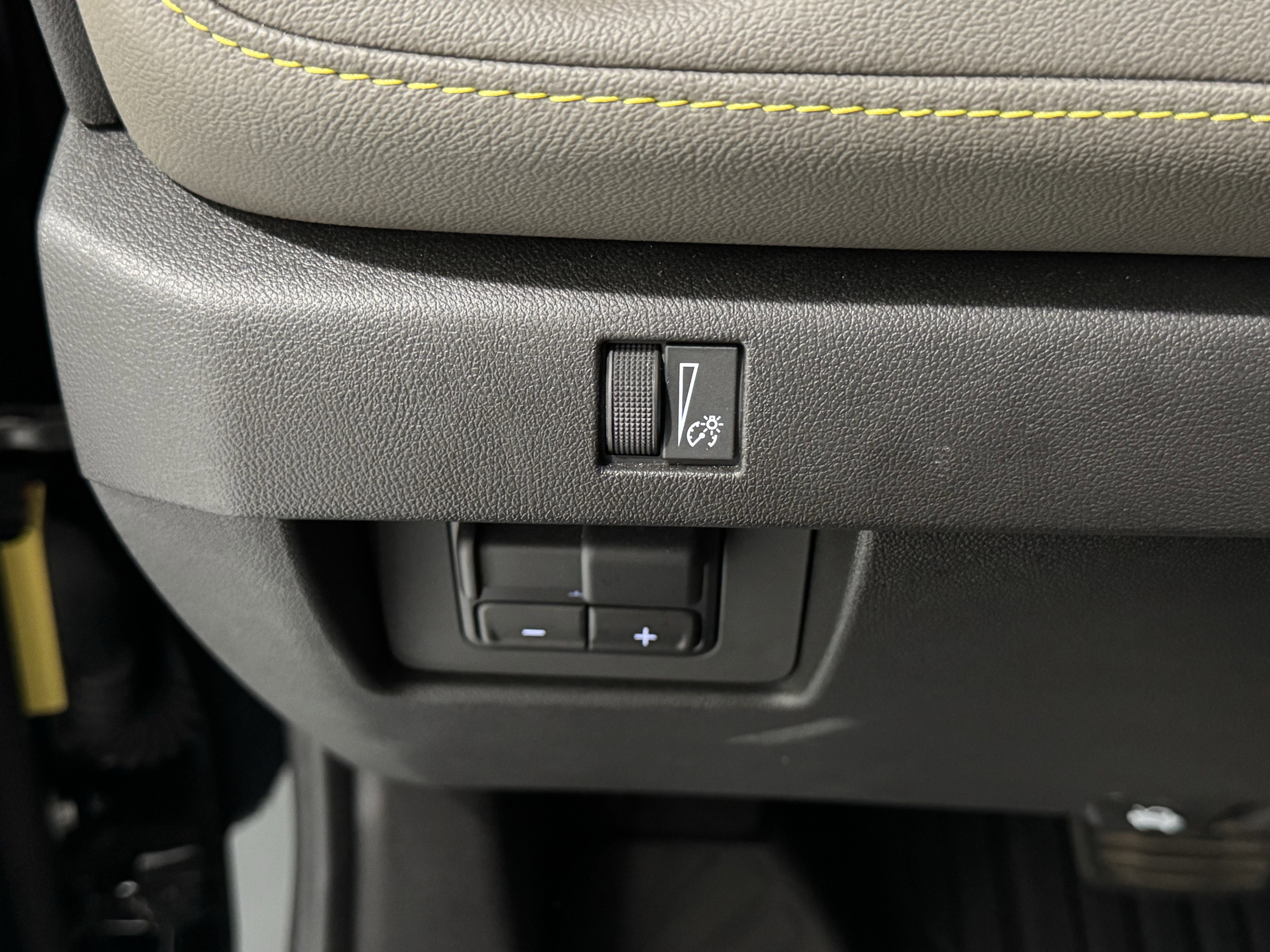 Used 2024 Chevrolet Colorado ZR2 w/ Technology Package image 28