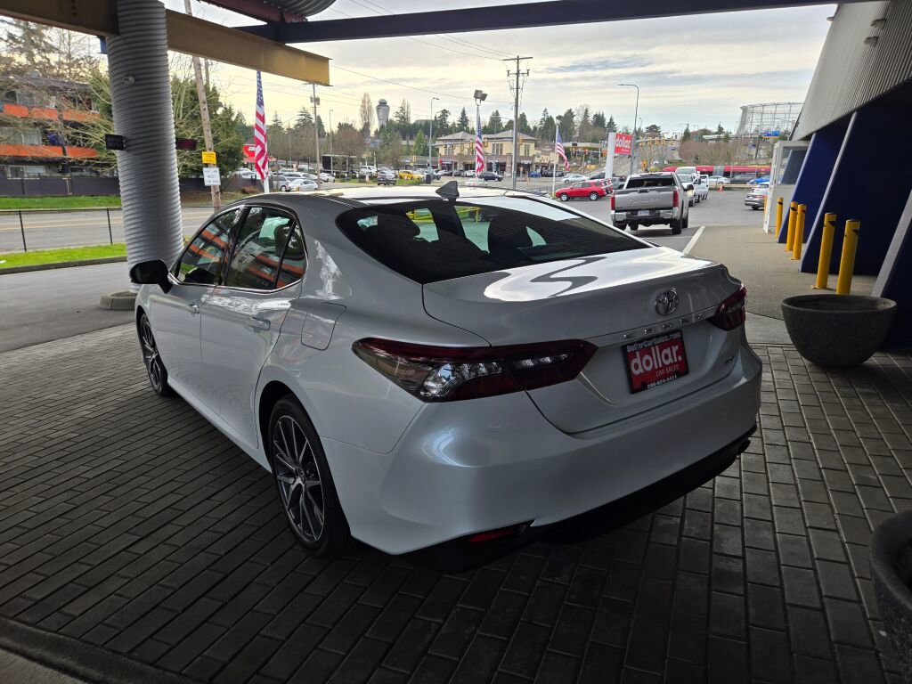 Used 2024 Toyota Camry XLE w/ Cold Weather Package FWD image 7