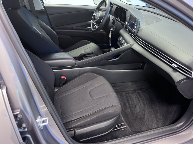 Used 2023 Hyundai Elantra SE FWD image 10