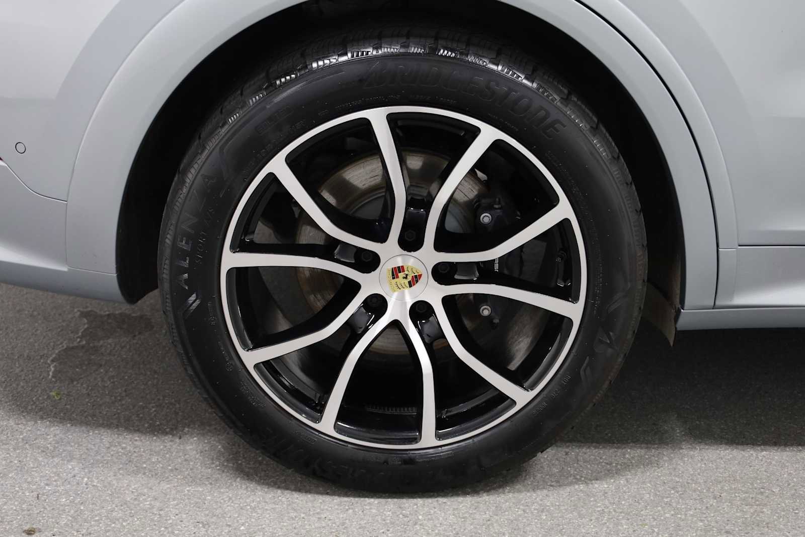 Certified 2024 Porsche Cayenne image 36